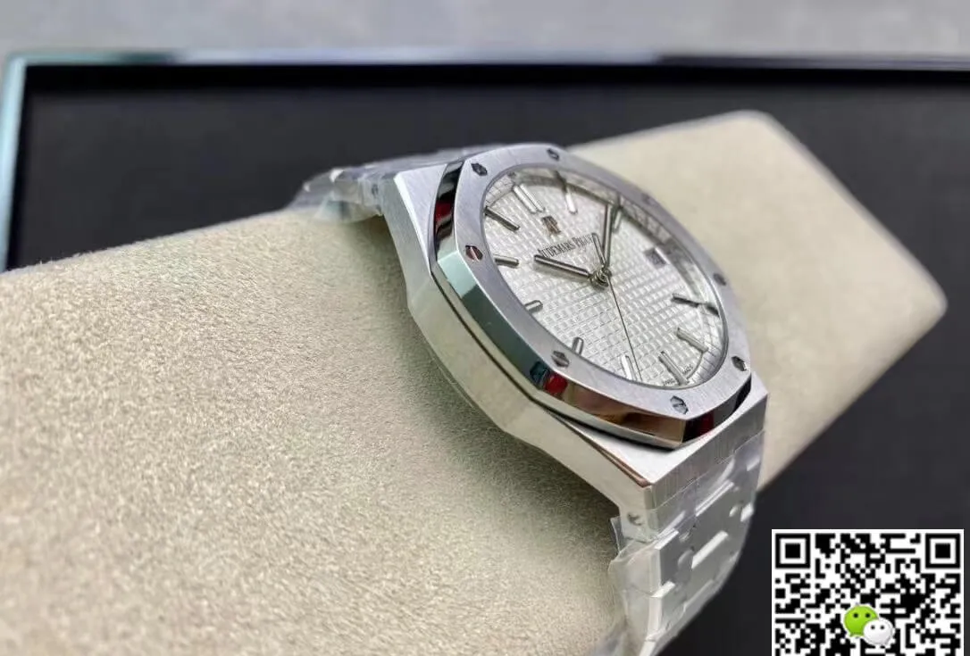 Audemars Piguet Royal Oak 15500ST.OO.1220ST.04 ZF Factory 1:1 Best Edition Replica Watch V2 White Dial